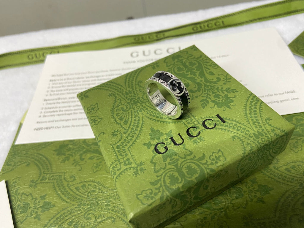 Double Gucci Interlocking Gucci Black Enamel Ring