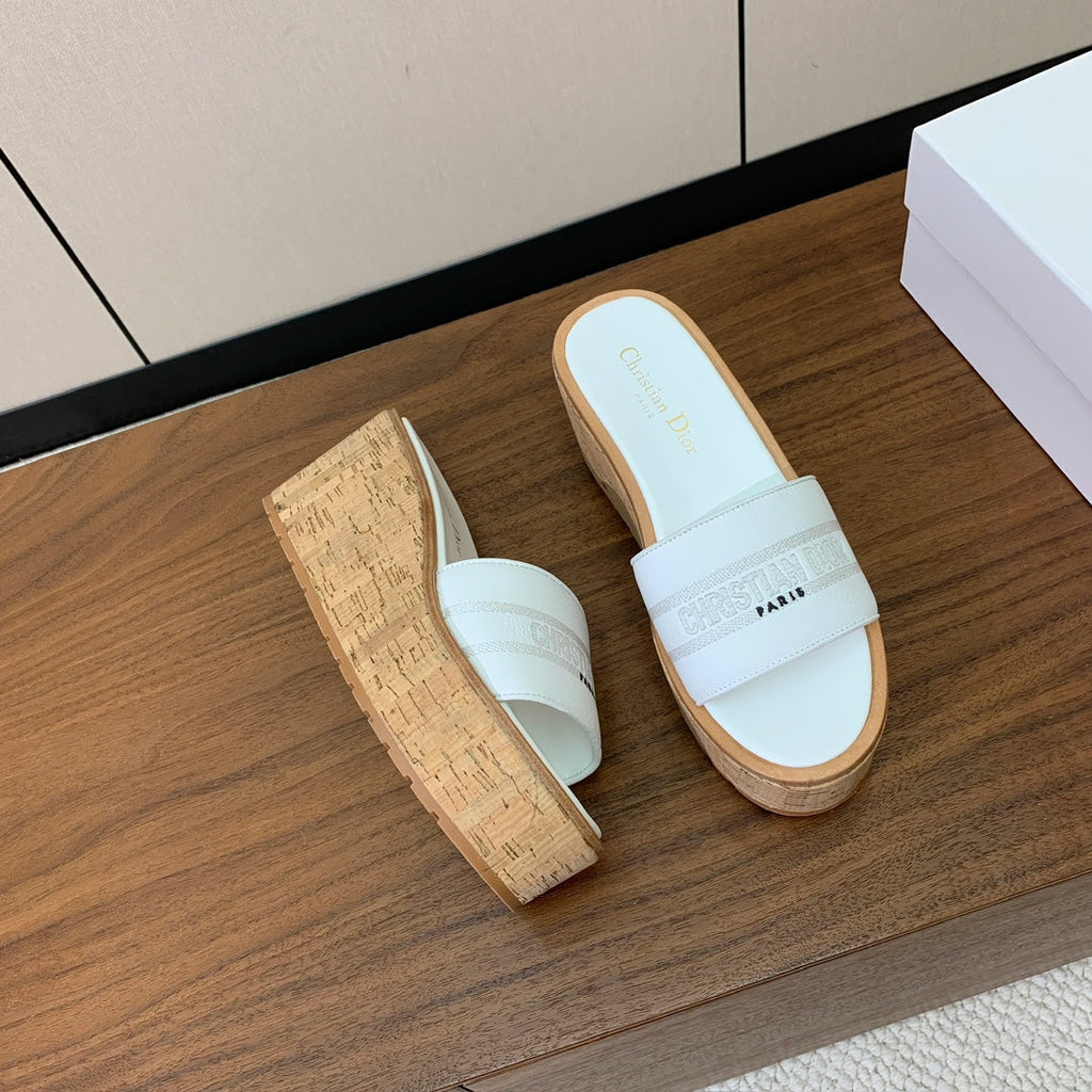 DIOR 25S DWAY WEDGE SLIDE 90 MM IN WHITE CALFSKIN