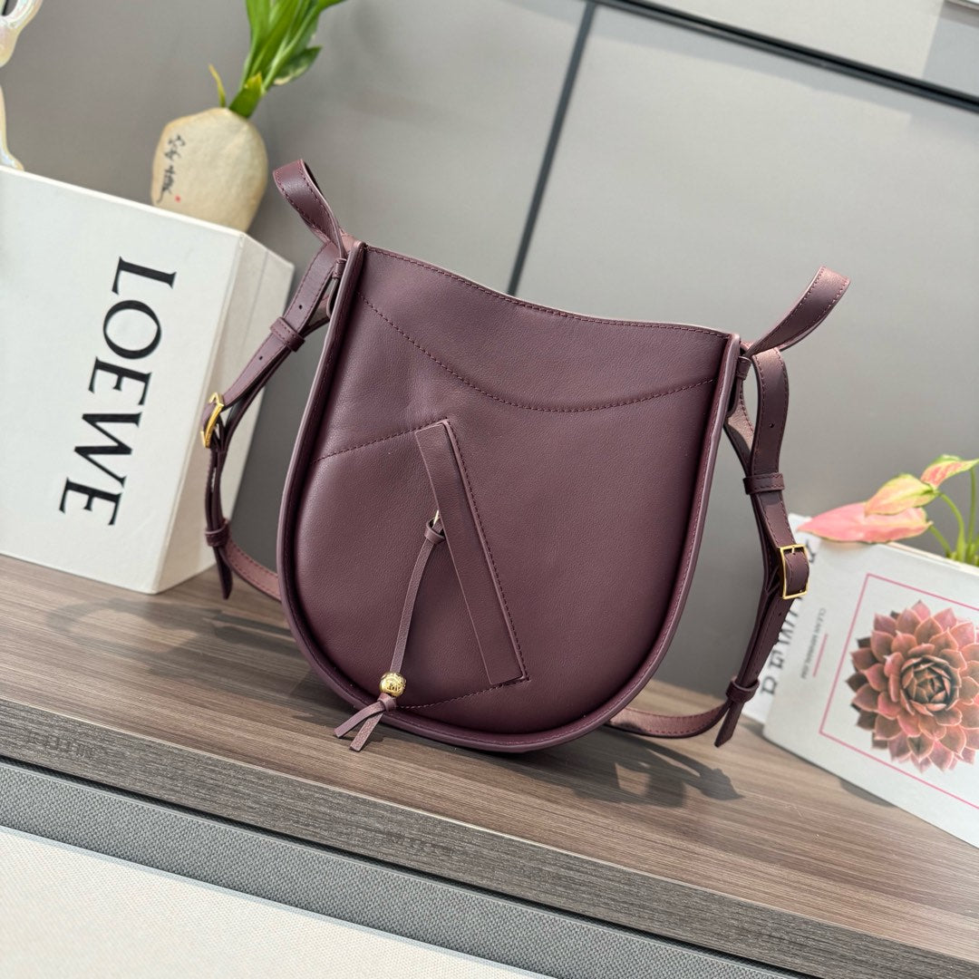 HAMMOCK SLICE 25 BAG IN PLUM PURPLE SHINY CALFSKIN
