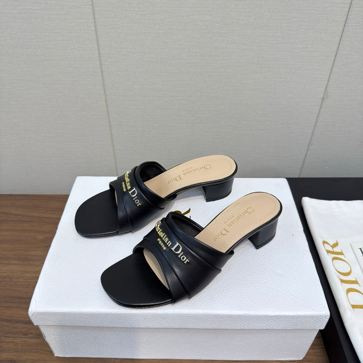 DIOR HIGH HEEL 25S 45 MM IN BLACK LAMBSKIN WITH GOLD HARDWARE