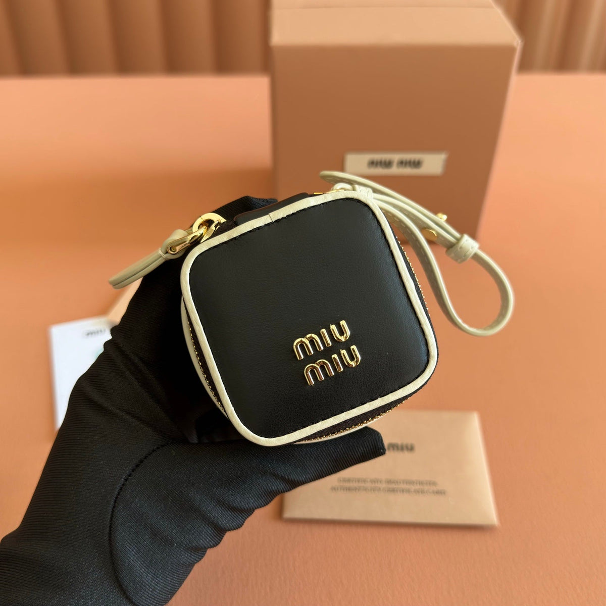 MIUMIU 26S EARPHONE CASE 6 IN BLACK CALFSKIN GOLD HARDWARE