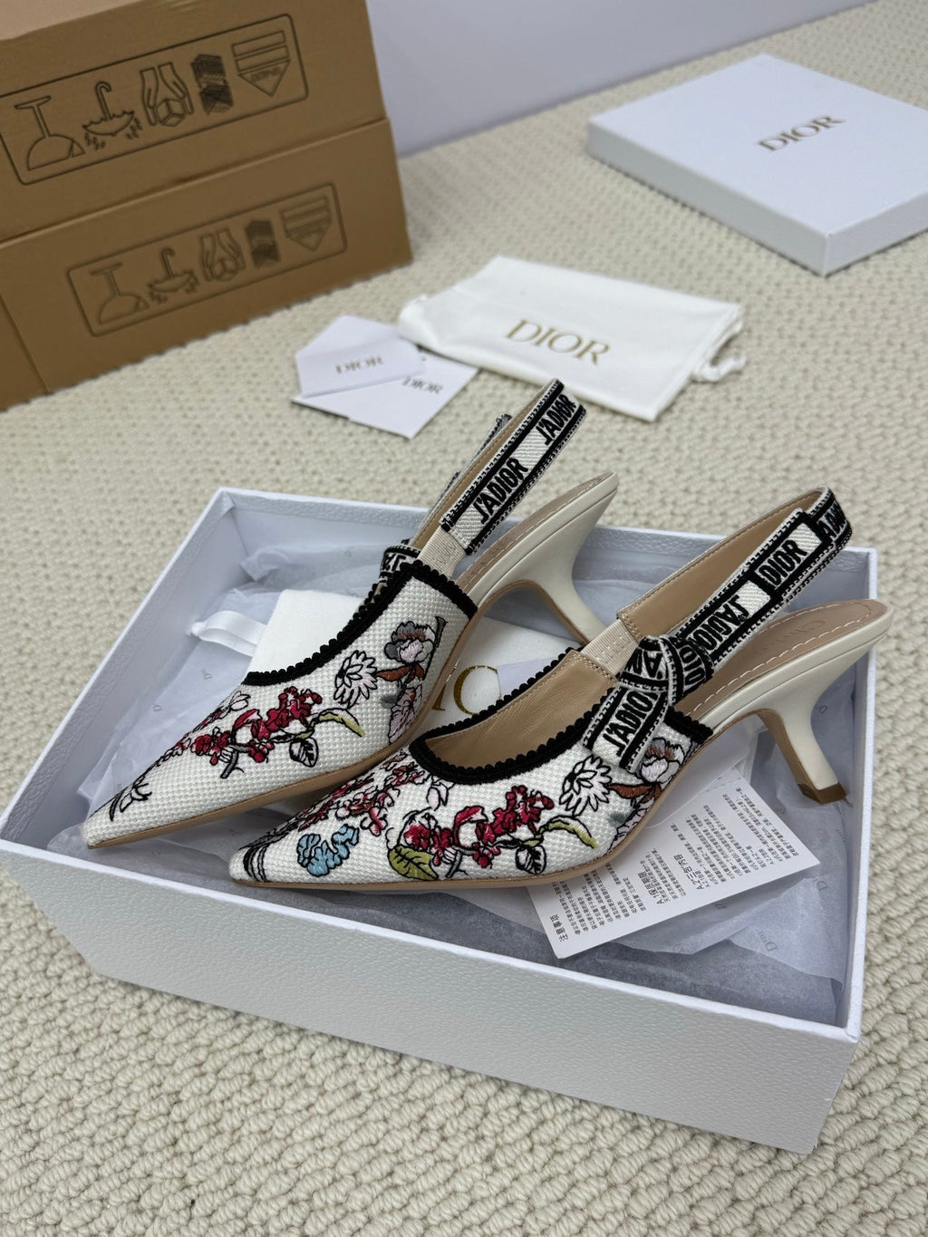 DIOR HIGH SLINGBACK 65 MM 25S IN WHITE FABRIC AND FLORAL PATTERN