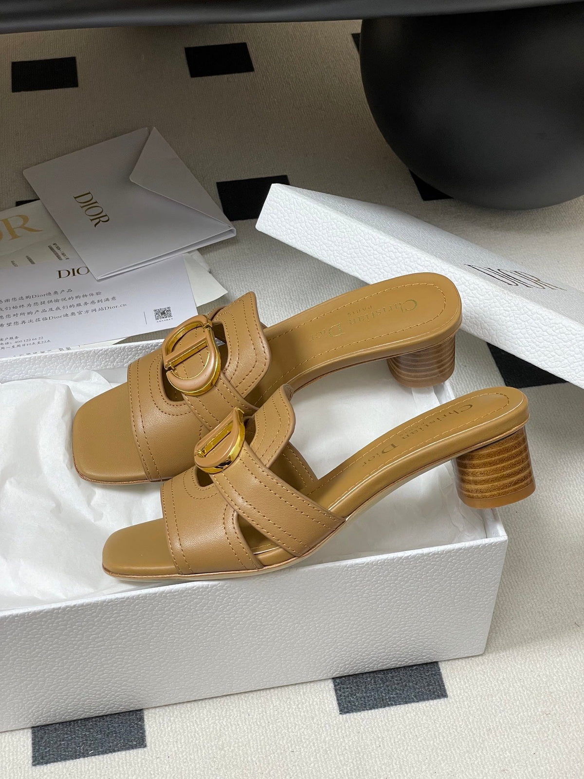 DIOR HIGH HEEL CLASSIC MONTAIGNE 40 MM 25S IN LIGHT BROWN LAMBSKIN WITH CD LOGO