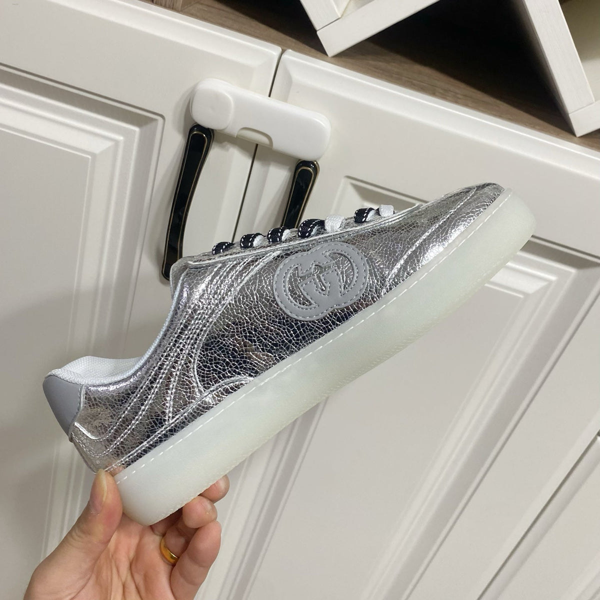 GUCCI 26S SNEAKER IN SILVER CALFSKIN