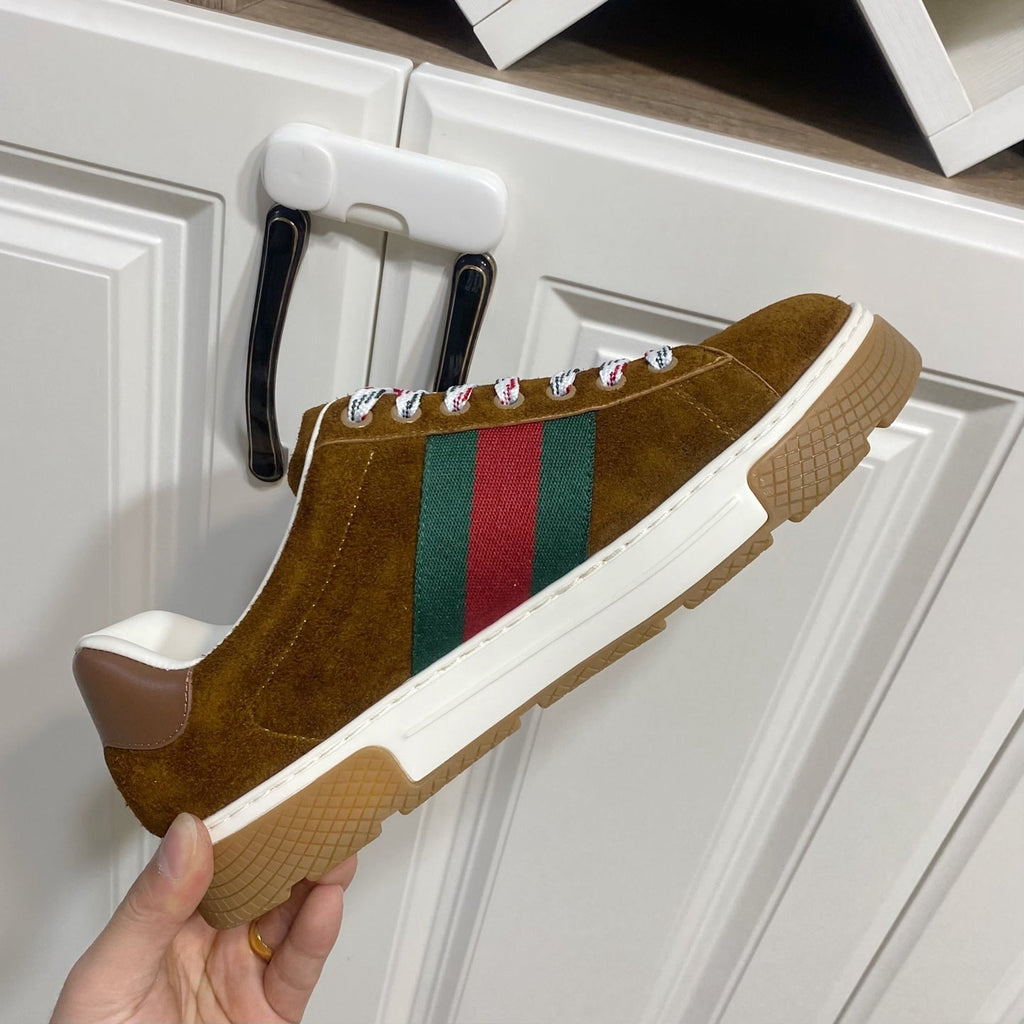 GUCCI 26S SNEAKER IN BROWN SUEDE
