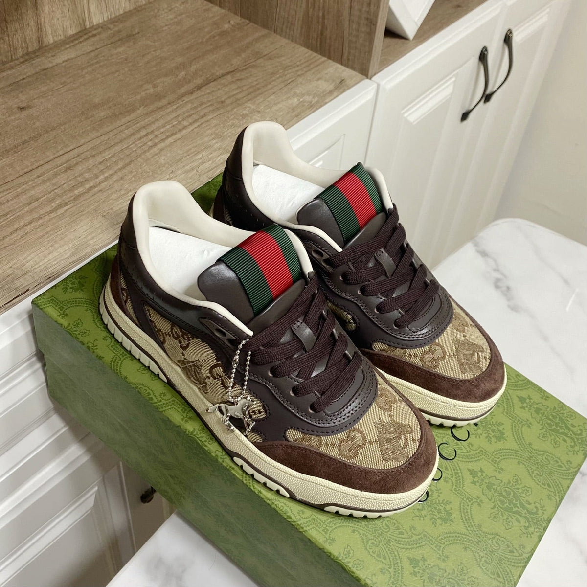GUCCI 26S RE-WEB TRAINER SNEAKERS IN BROWN CALFSKIN AND BEIGE CANVAS