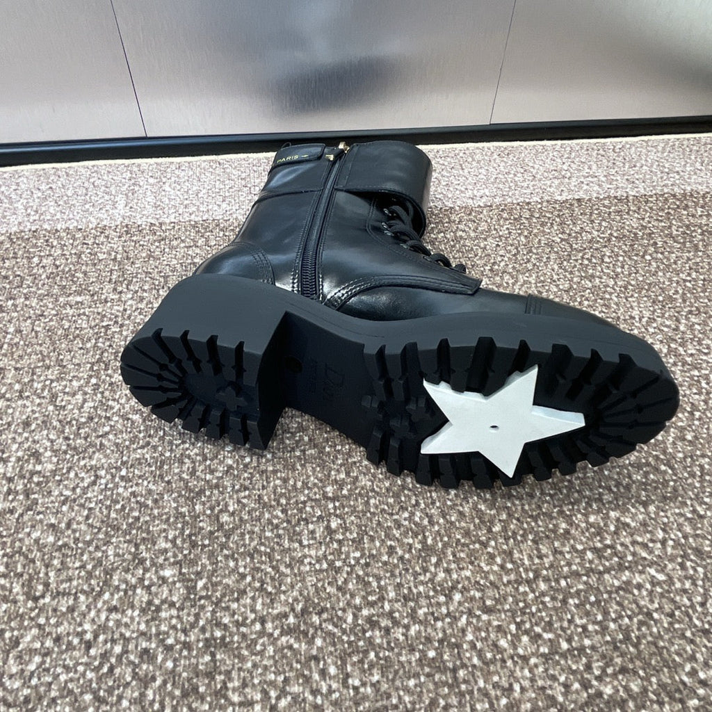 DIOR 25S D-STRIKE LACE-UP PUNK BOOTS 30MM IN BLACK CALFSKIN