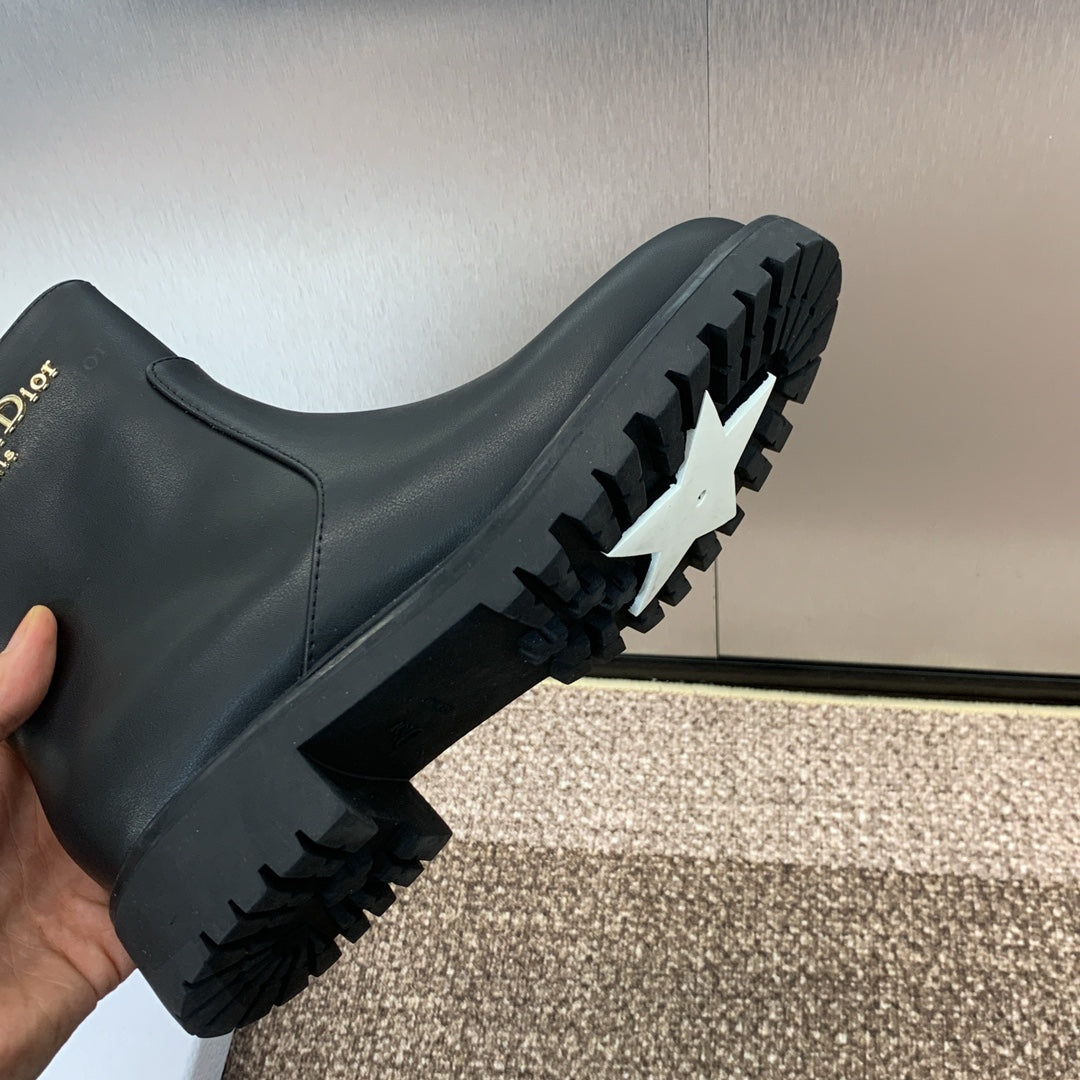 DIOR 25S D-TOWN ANKLE BOOT 25MM IN BLACK BRUSHED CALFSKIN